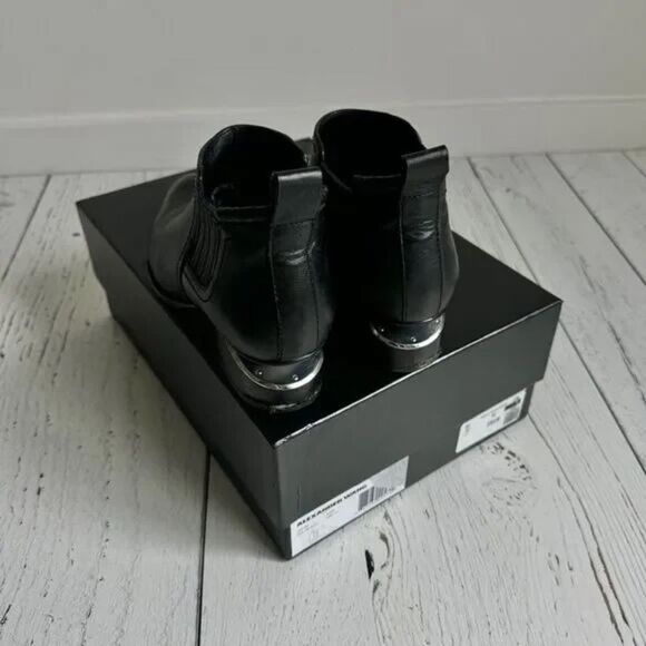 Alexander Wang - Kori Tumbled Leather Booties - Picture 6 of 8